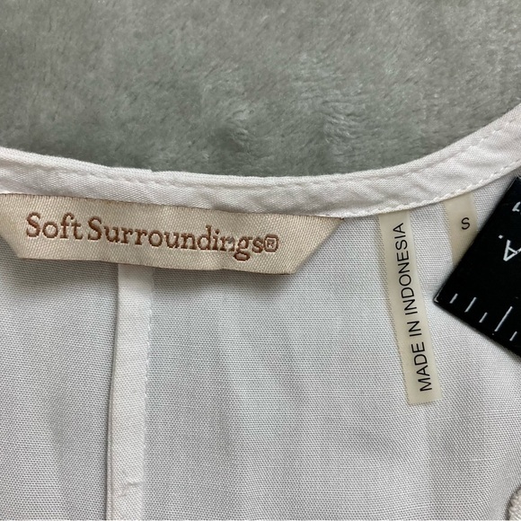 Soft Surroundings White Button Front Top Bell Sleeve Embroidered Crochet Hem S - Picture 7 of 9